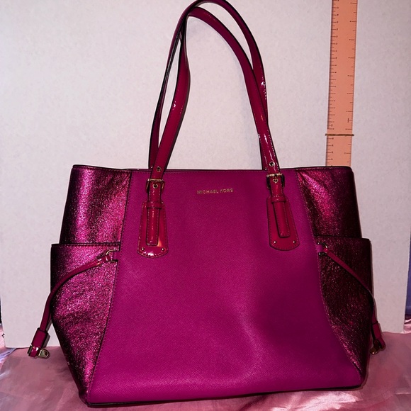 Michael Kors hot Pink Glitter tote - Picture 5 of 7